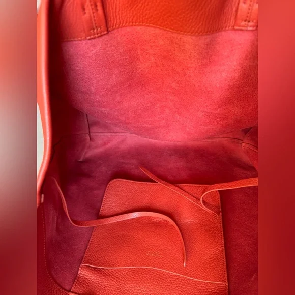 Cuyana Classic Easy Tote in RIOJA Pebbled Leather - Picture 11 of 13